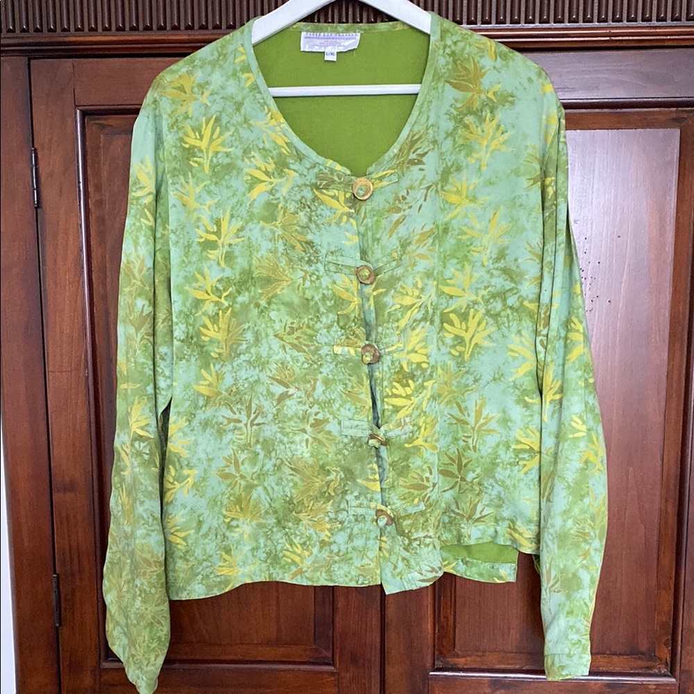 Eagle Ray Trader hand made Indonesian Batik bamboo print coin toggle front L XL